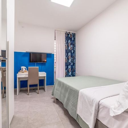 Cozy Enna Rooms - Metro Re Di Roma Esterno foto