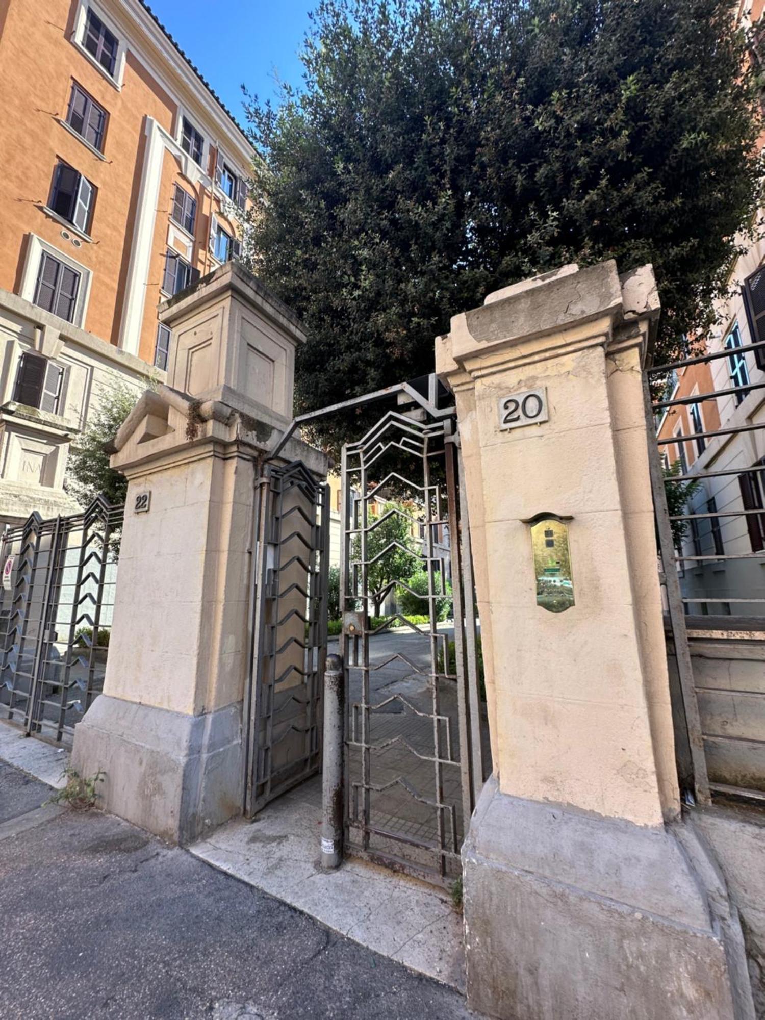 Cozy Enna Rooms - Metro Re Di Roma Esterno foto
